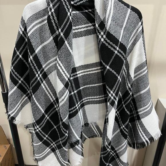 Black and white plaid blanket scarf wrap and shawl - Picture 3 of 5
